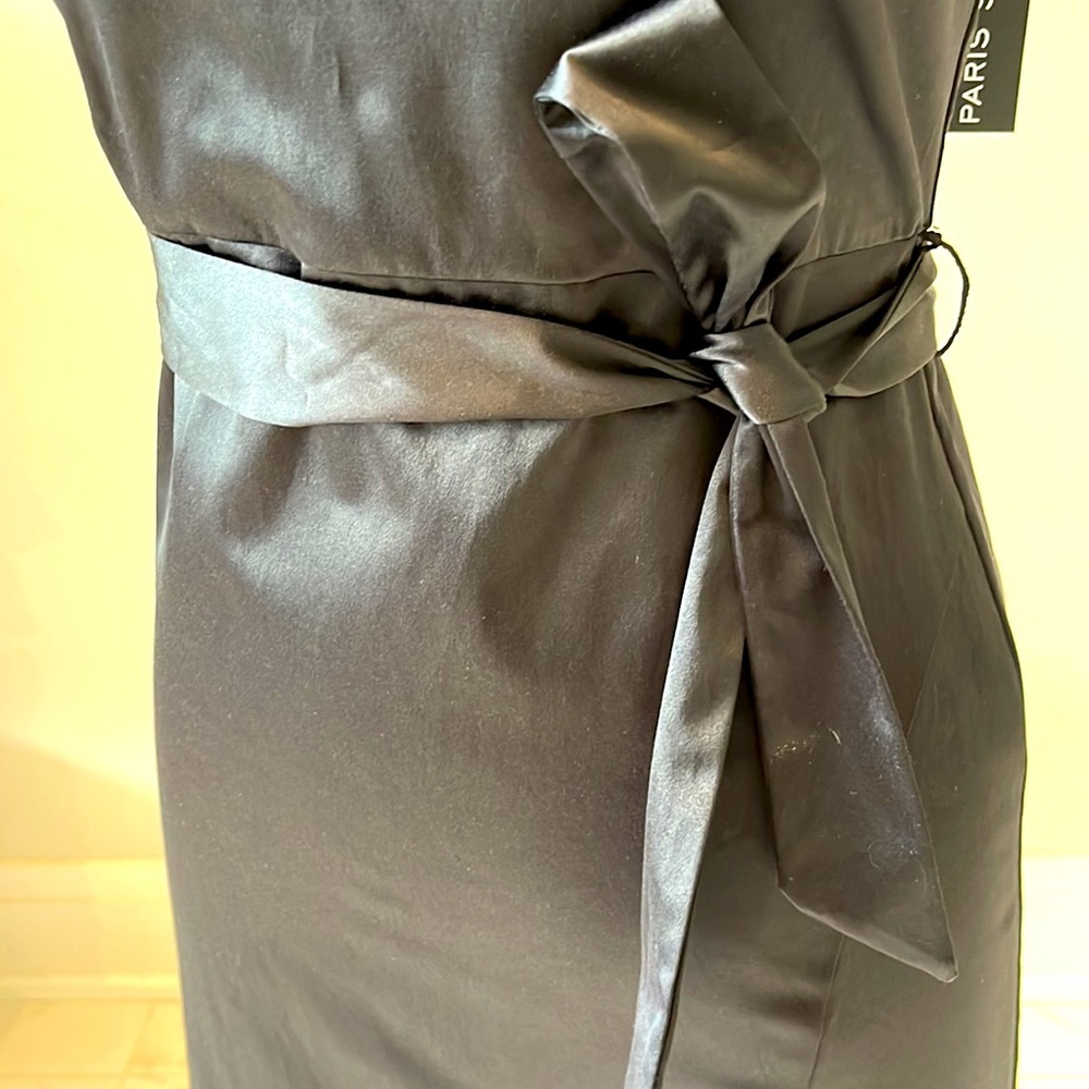 A beautiful Little Black Dress- classy!! - Picture 5 of 7